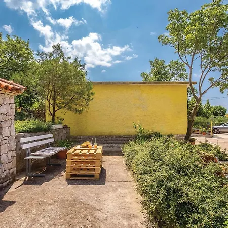 2 Bedroom Lovely In *