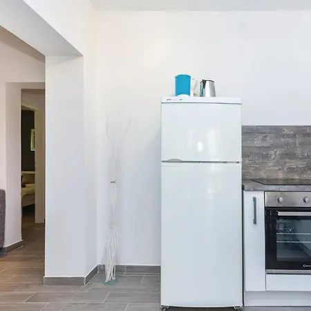 2 Bedroom Cozy In Appartement *