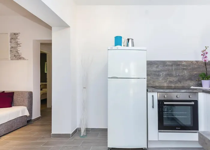 2 Bedroom Cozy In Apartment *